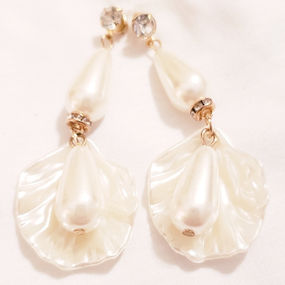 2.5" Gld Wht Stud Pearl RS Stud Seashell Earrings
